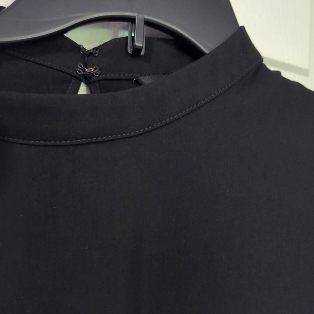 Express Elegant Black Women's Medium Top - Picture 3 of 8